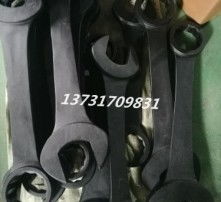 高清圖片中的閥門扳手 工業實用的視覺呈現